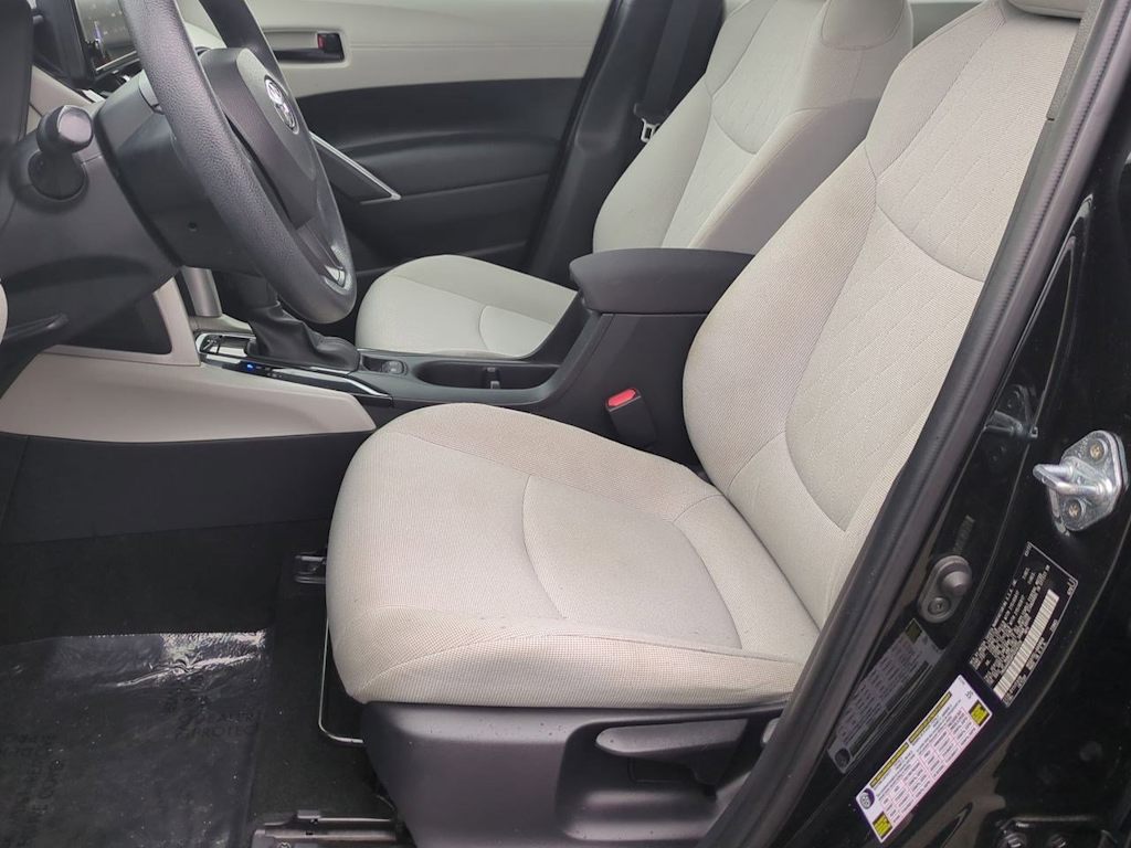 Thumbnail: 2023 Toyota Corolla Cross - 10