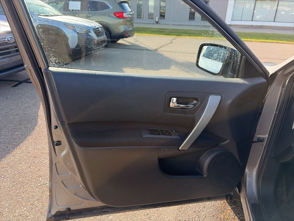 Thumbnail: 2012 Nissan Rogue - 15