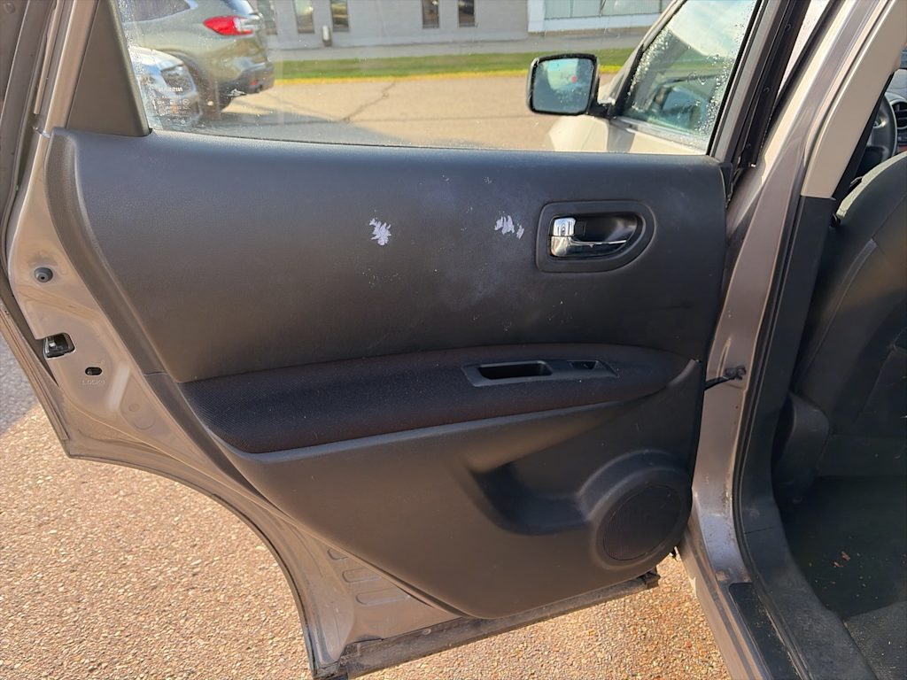 Thumbnail: 2012 Nissan Rogue - 16