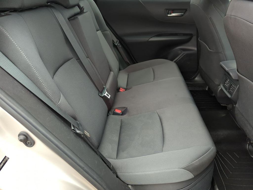 2021 Toyota Venza LE 26