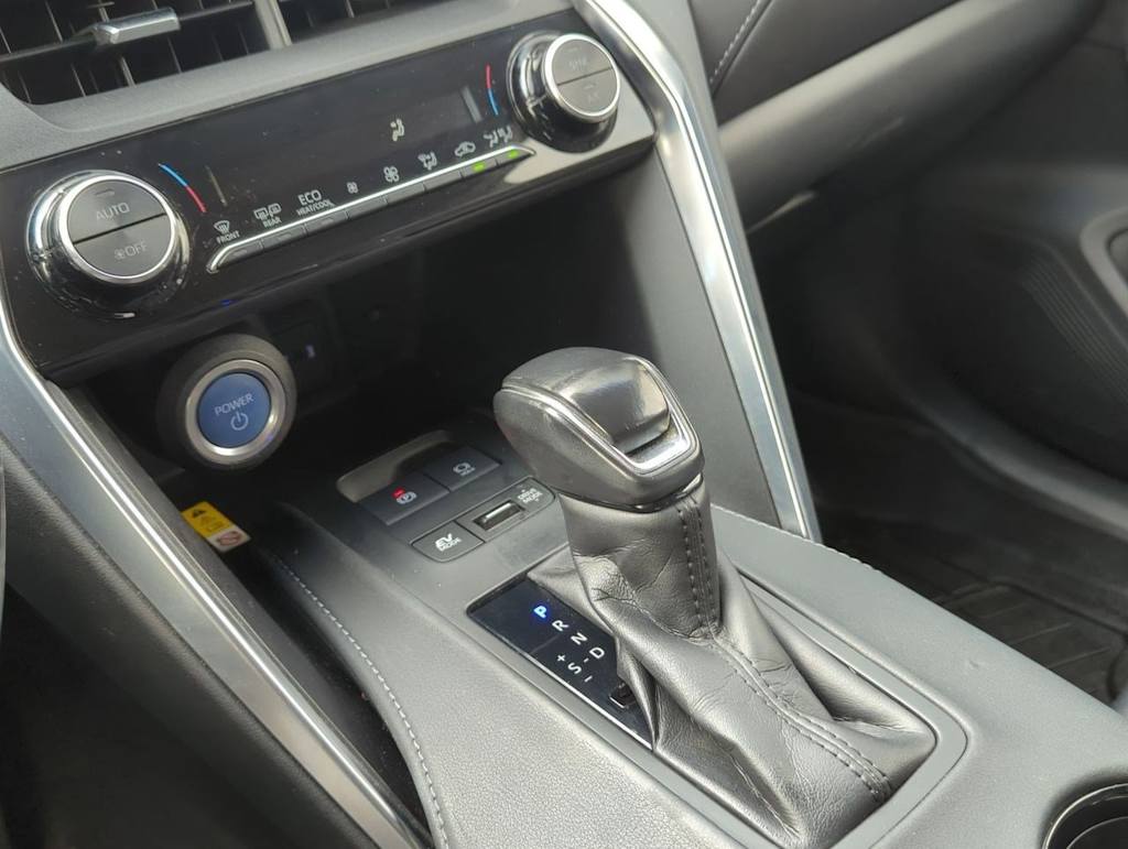2021 Toyota Venza LE 15