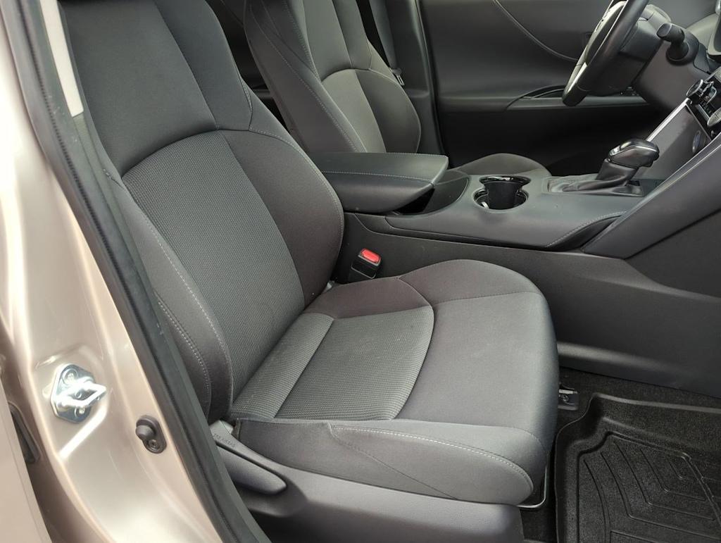 2021 Toyota Venza LE 11