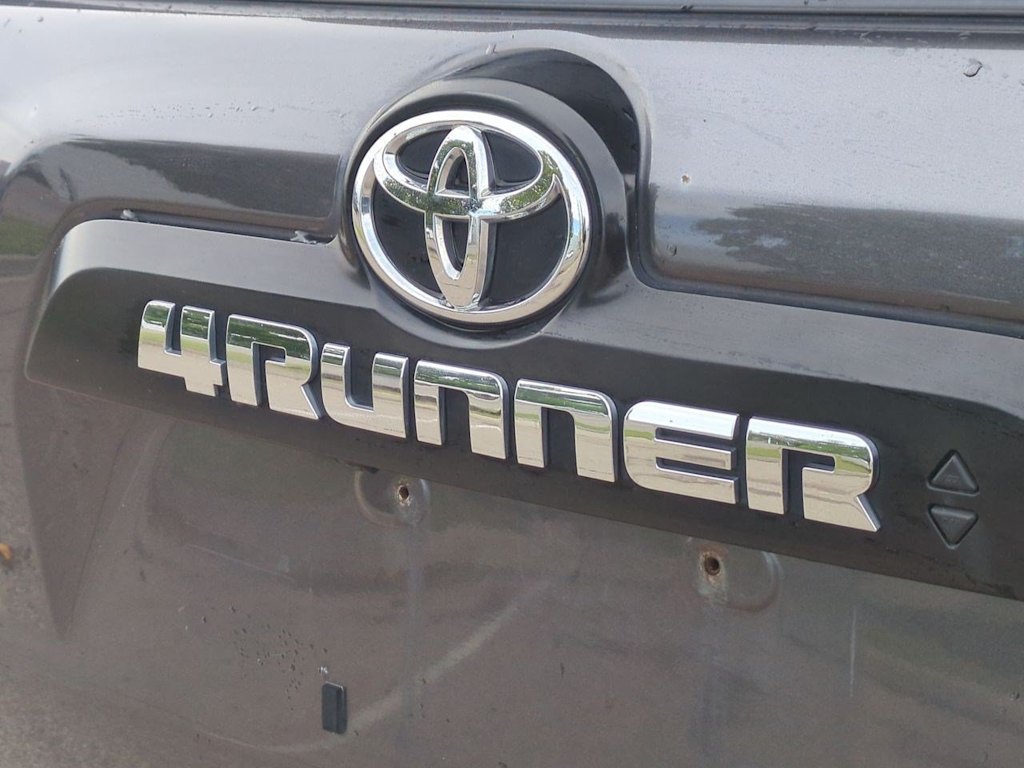 Thumbnail: 2020 Toyota 4Runner - 24
