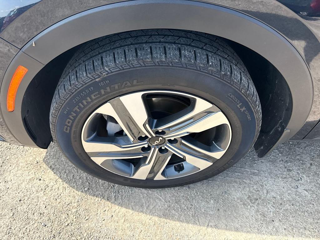 Thumbnail: 2023 Kia Sorento - 14