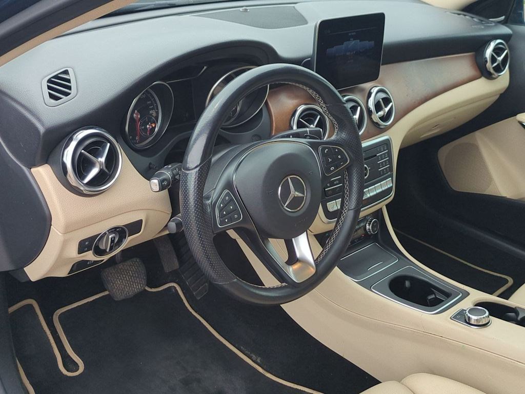 Thumbnail: 2019 Mercedes-Benz GLA - 2
