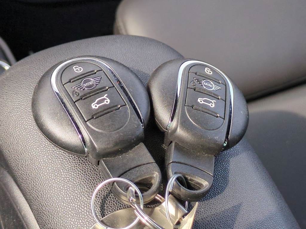 Thumbnail: 2023 MINI Cooper - 16