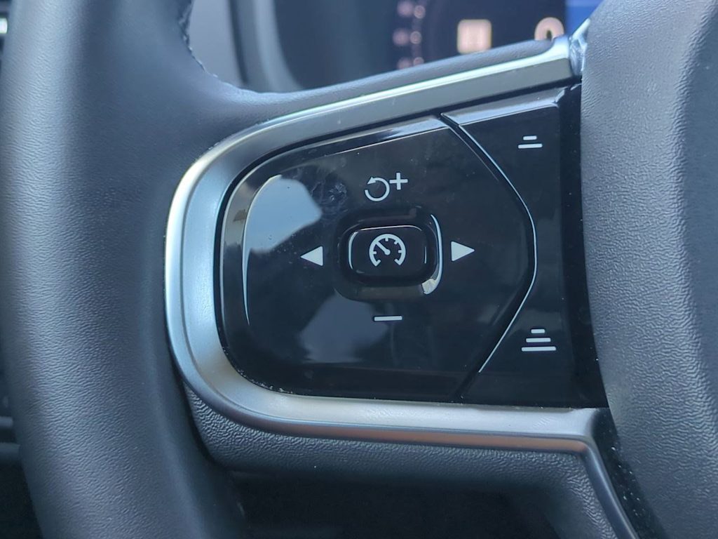 Thumbnail: 2024 Volvo XC90 - 32