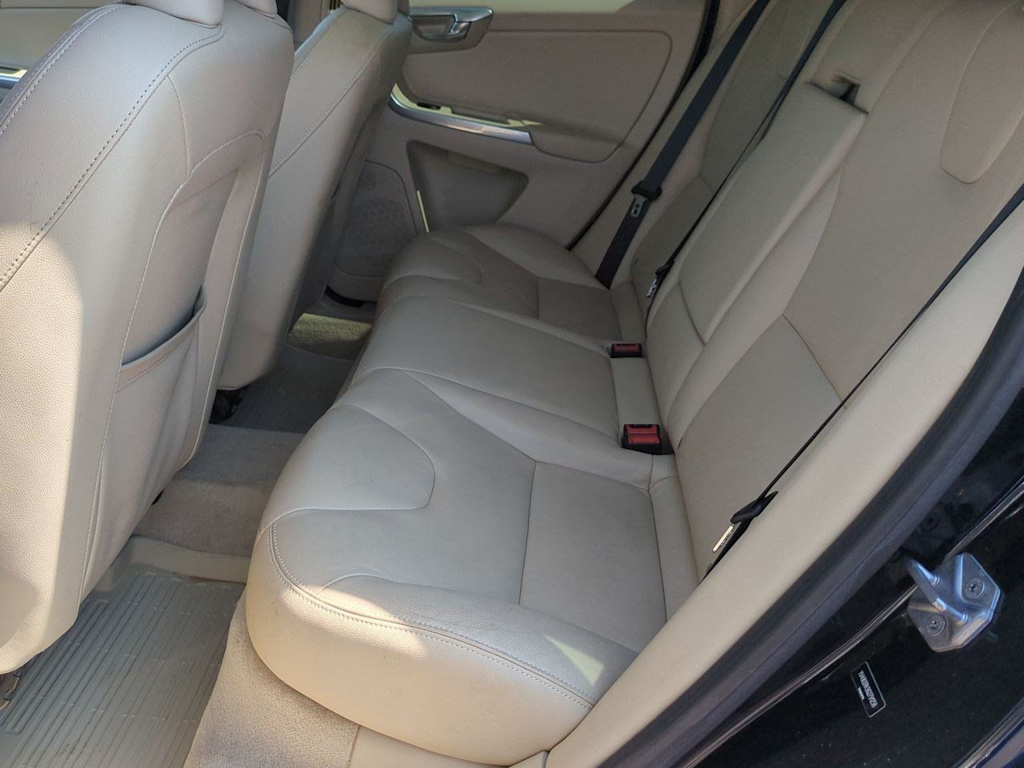 Thumbnail: 2016 Volvo XC60 - 27