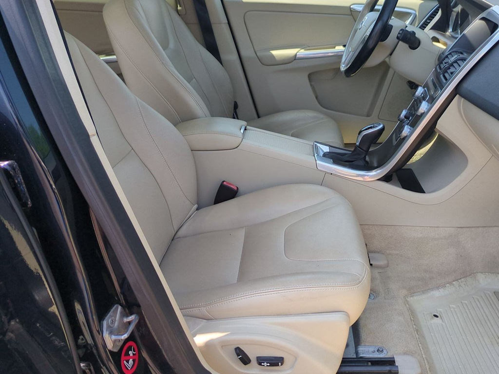 Thumbnail: 2016 Volvo XC60 - 11