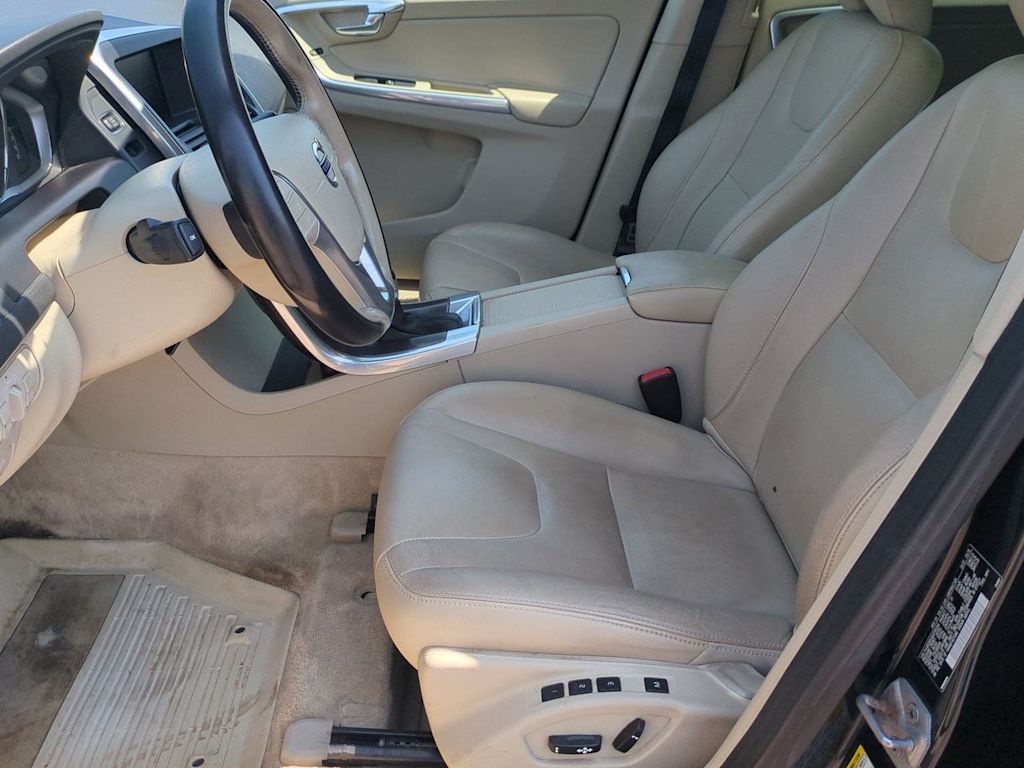 Thumbnail: 2016 Volvo XC60 - 10