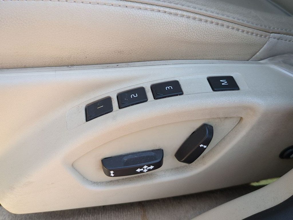 Thumbnail: 2016 Volvo XC60 - 25