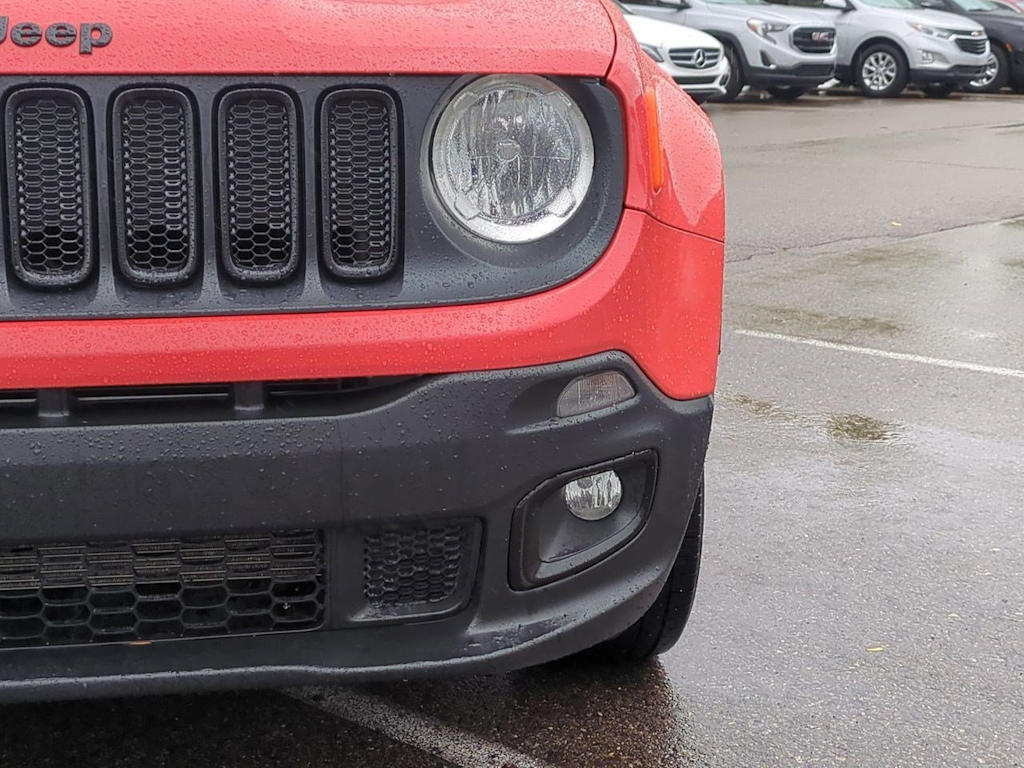 Thumbnail: 2018 Jeep Renegade - 23