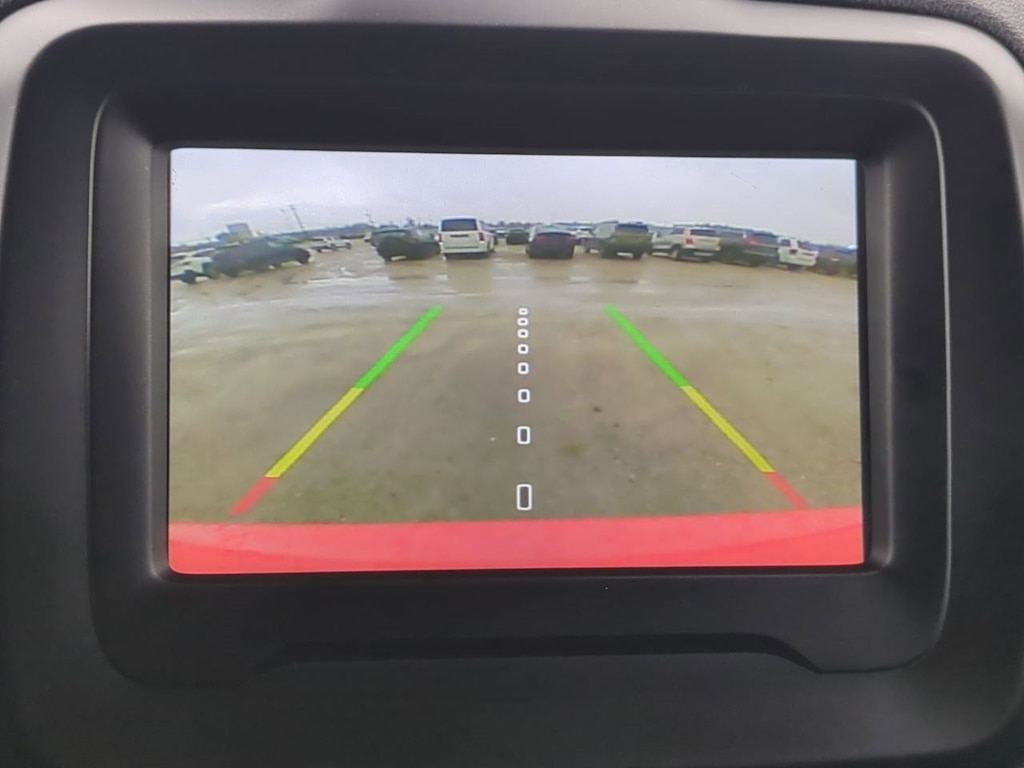 Thumbnail: 2018 Jeep Renegade - 31