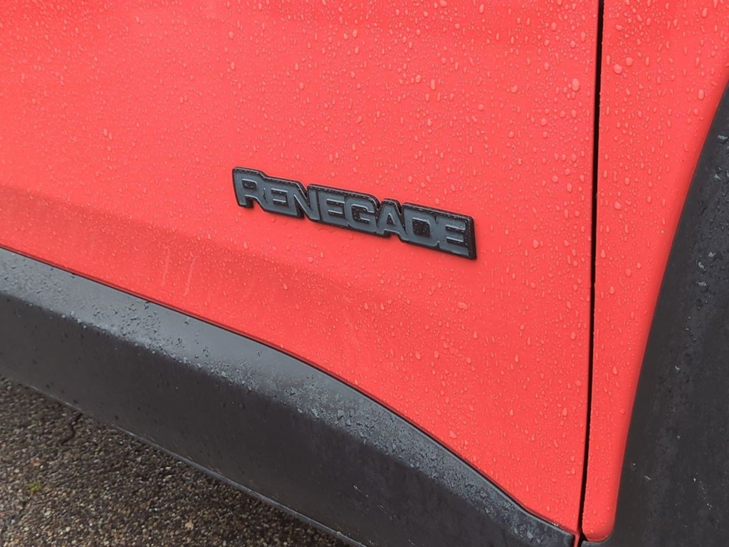 Thumbnail: 2018 Jeep Renegade - 7