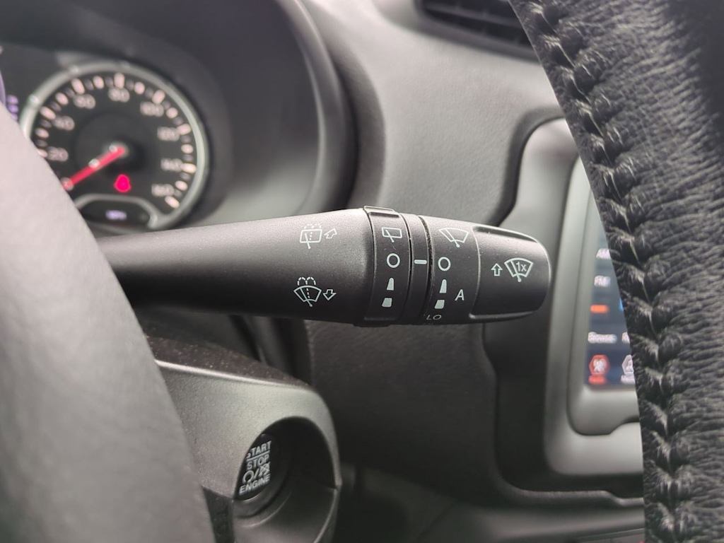 Thumbnail: 2018 Jeep Renegade - 29