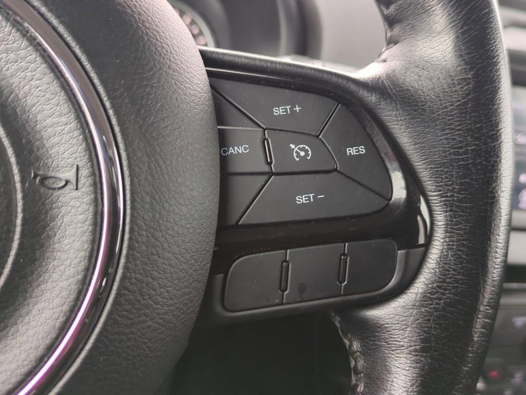 Thumbnail: 2018 Jeep Renegade - 28