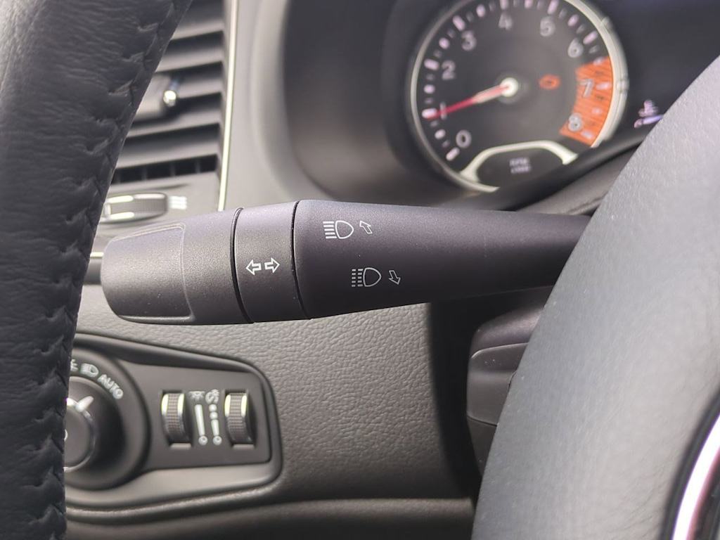 Thumbnail: 2021 Jeep Renegade - 32