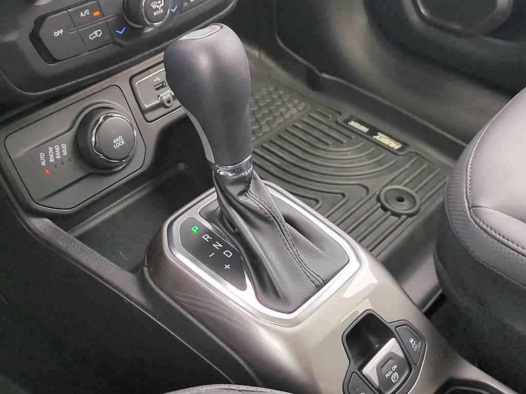 Thumbnail: 2021 Jeep Renegade - 15