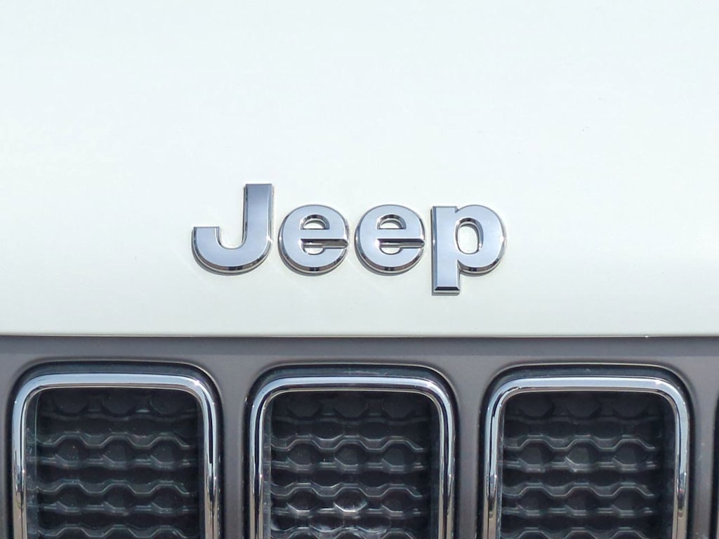 Thumbnail: 2021 Jeep Renegade - 7