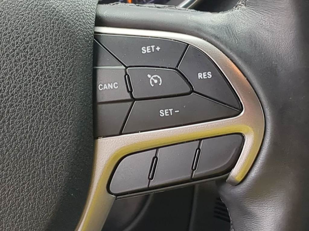 Thumbnail: 2018 Jeep Grand Cherokee - 30