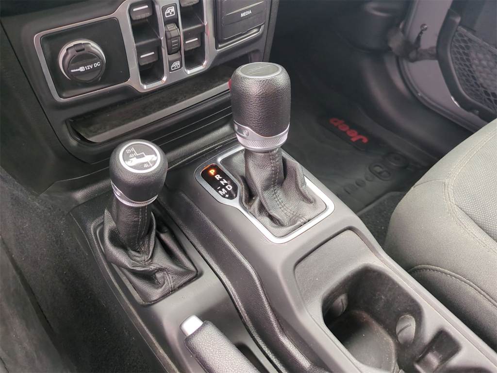 Thumbnail: 2020 Jeep Gladiator - 15