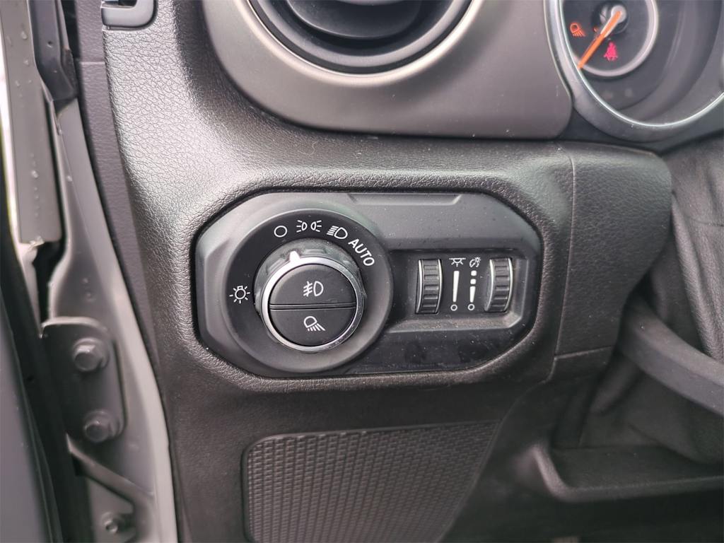 Thumbnail: 2020 Jeep Gladiator - 31