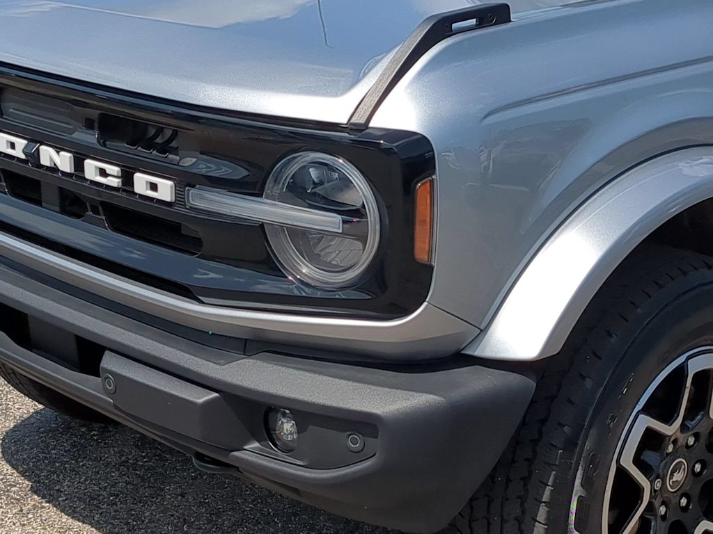 Thumbnail: 2023 Ford Bronco - 24