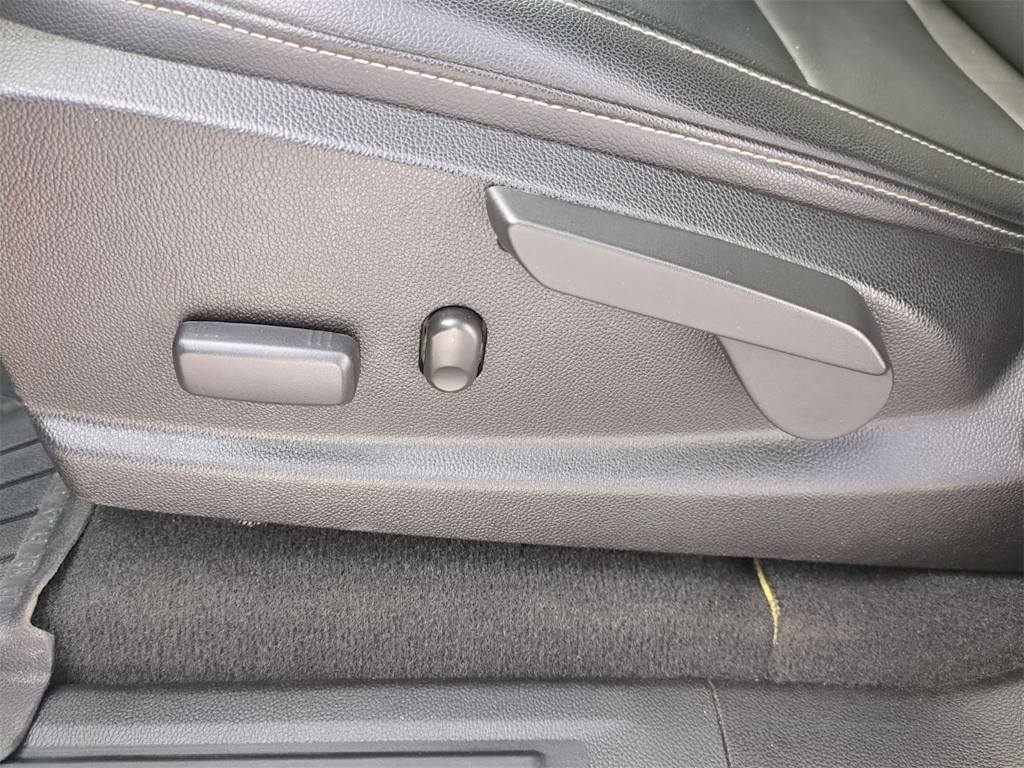 Thumbnail: 2020 Chevrolet Colorado - 25