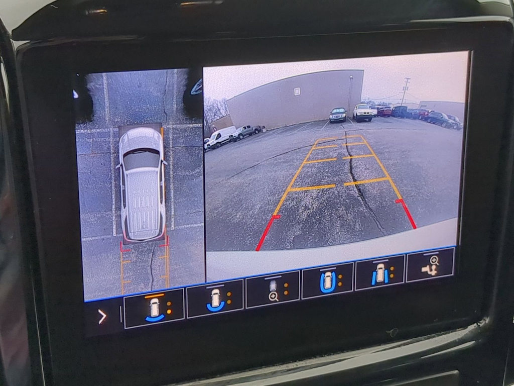 Thumbnail: 2020 Chevrolet Traverse - 33