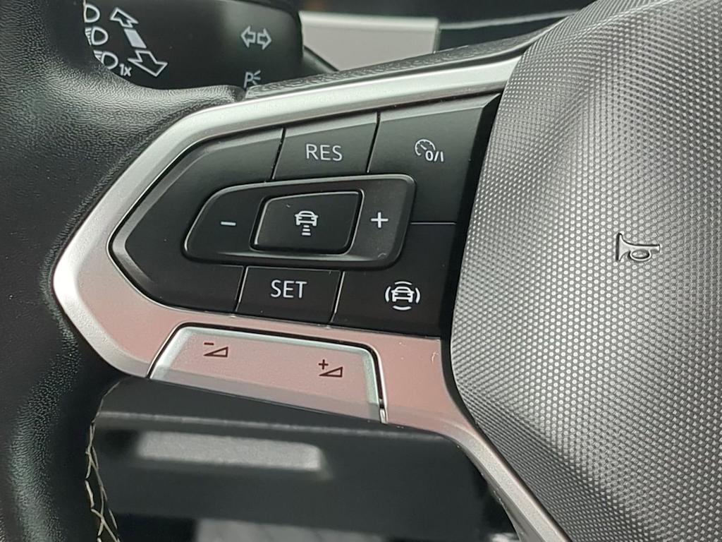 Thumbnail: 2023 Volkswagen Atlas - 29