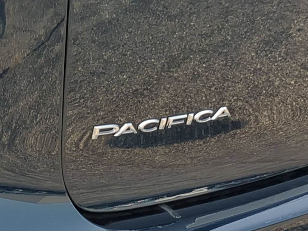 Thumbnail: 2023 Chrysler Pacifica - 23