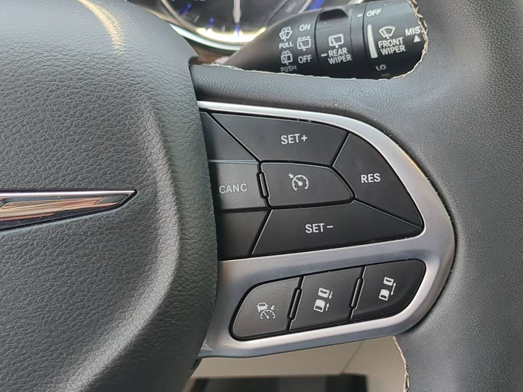 Thumbnail: 2023 Chrysler Pacifica - 28