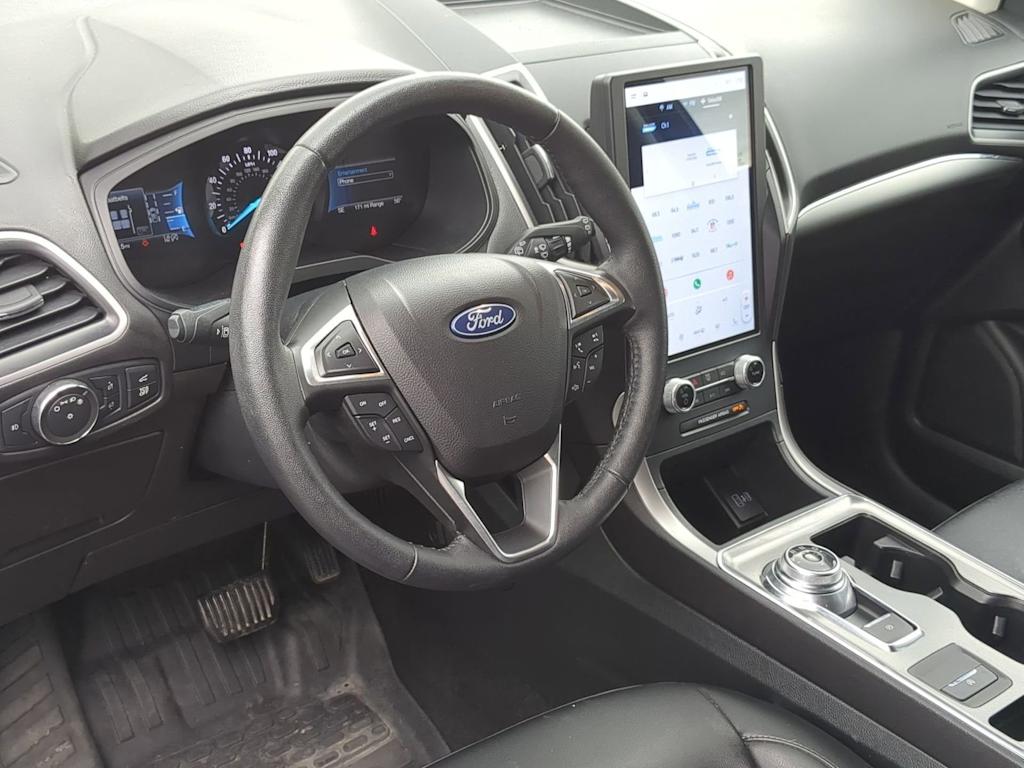 Thumbnail: 2022 Ford Edge - 2