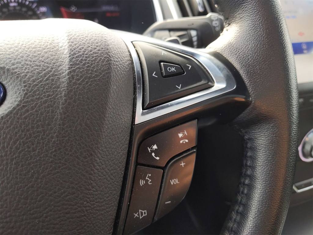 2020 Ford Edge Titanium 29