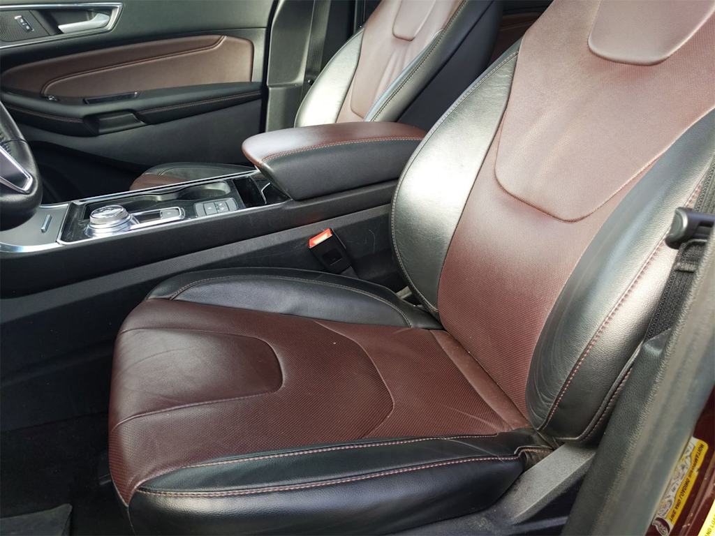 2020 Ford Edge Titanium 10