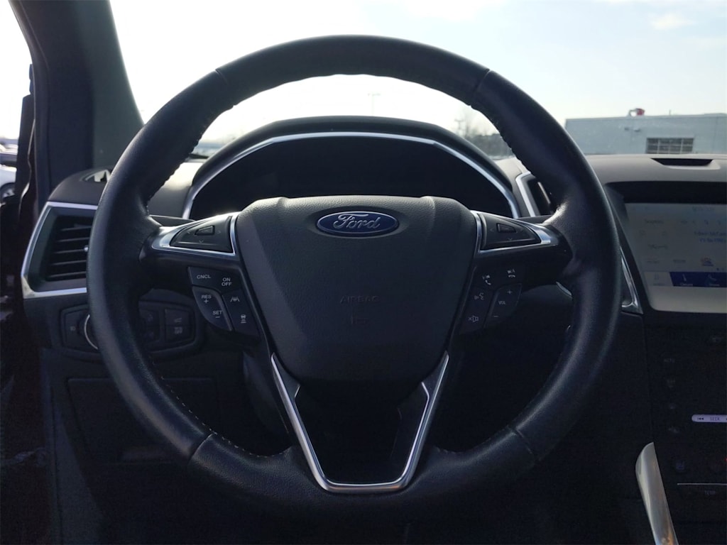 2020 Ford Edge Titanium 13