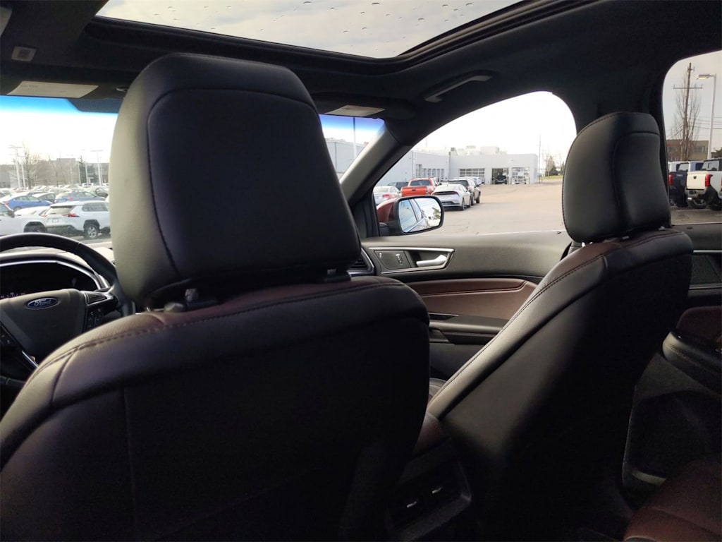 2020 Ford Edge Titanium 25