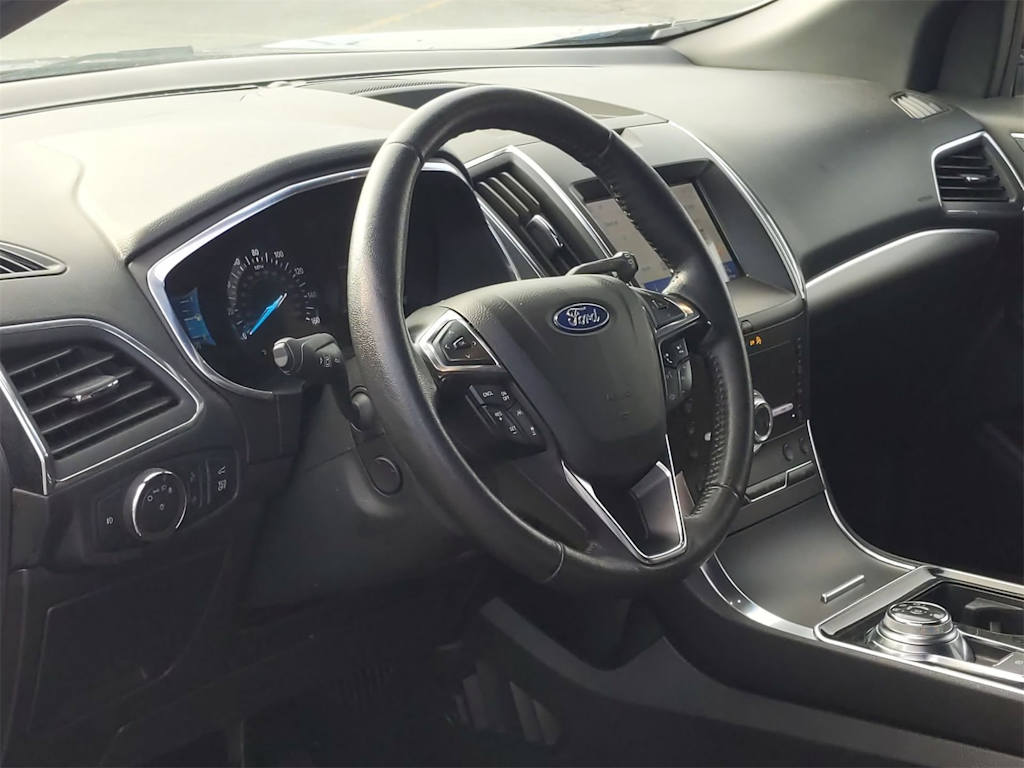 2020 Ford Edge Titanium 2