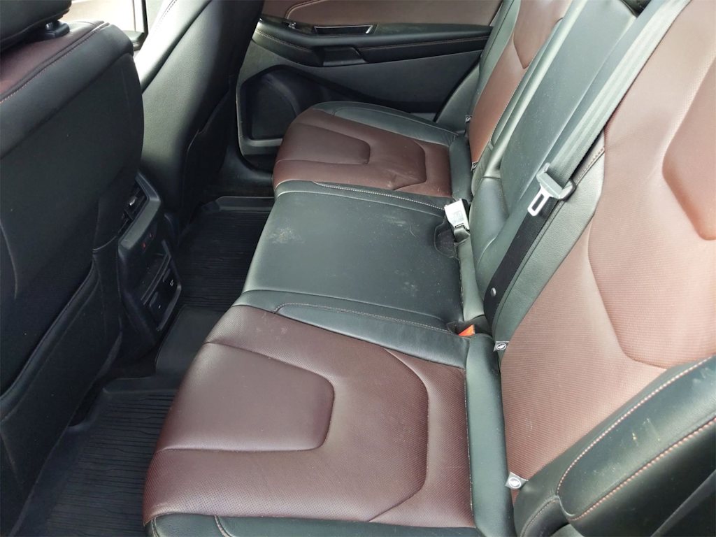 2020 Ford Edge Titanium 12