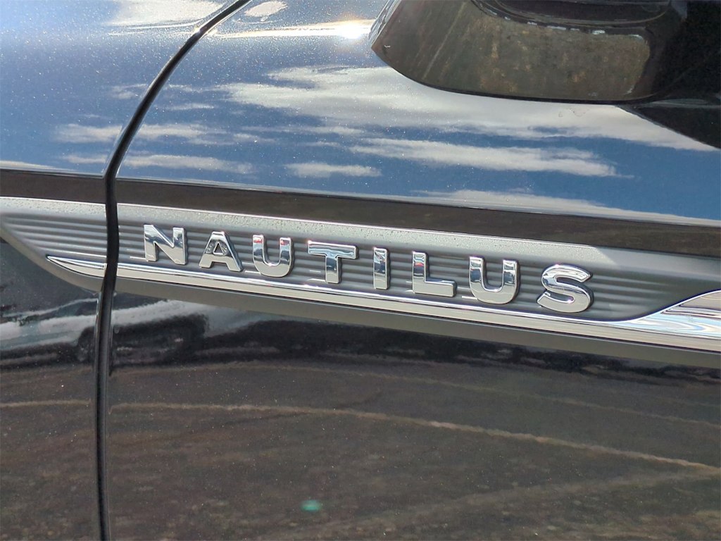 2022 Lincoln Nautilus Reserve 6