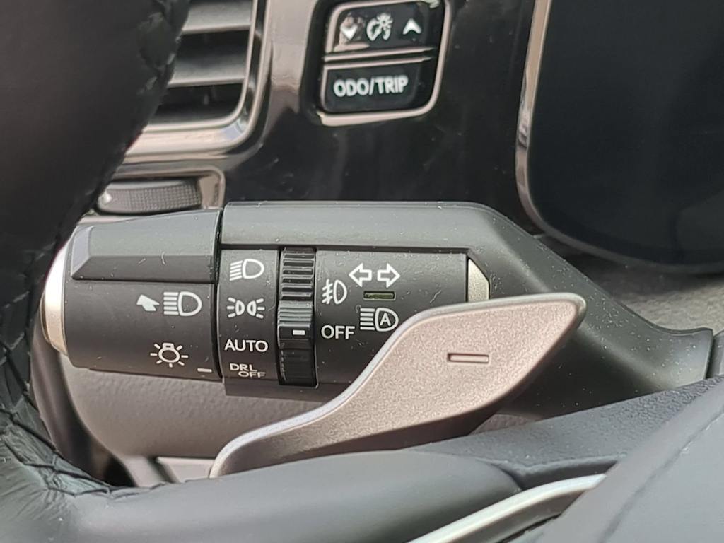 Thumbnail: 2025 Lexus ES - 30