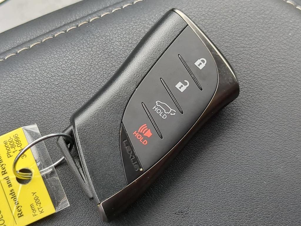 Thumbnail: 2025 Lexus ES - 32