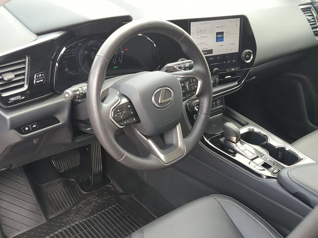 Thumbnail: 2025 Lexus ES - 2