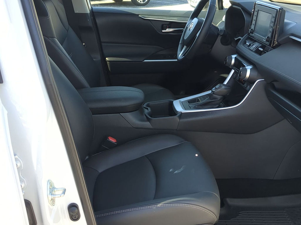 Thumbnail: 2022 Toyota RAV4 - 11