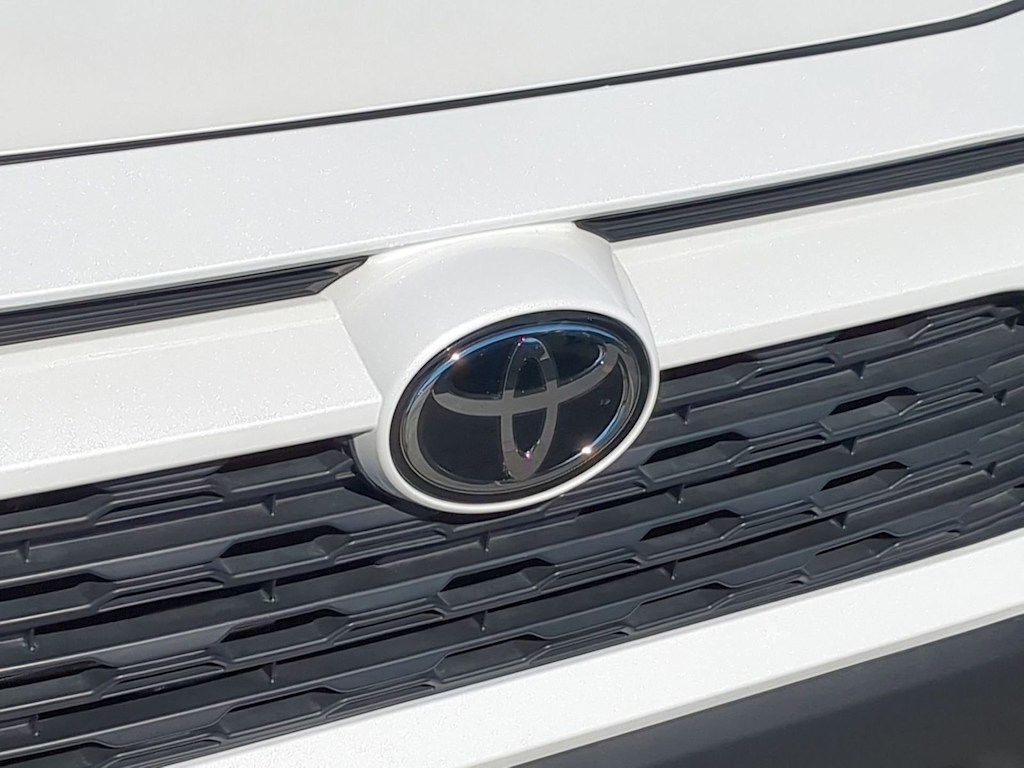 Thumbnail: 2022 Toyota RAV4 - 7