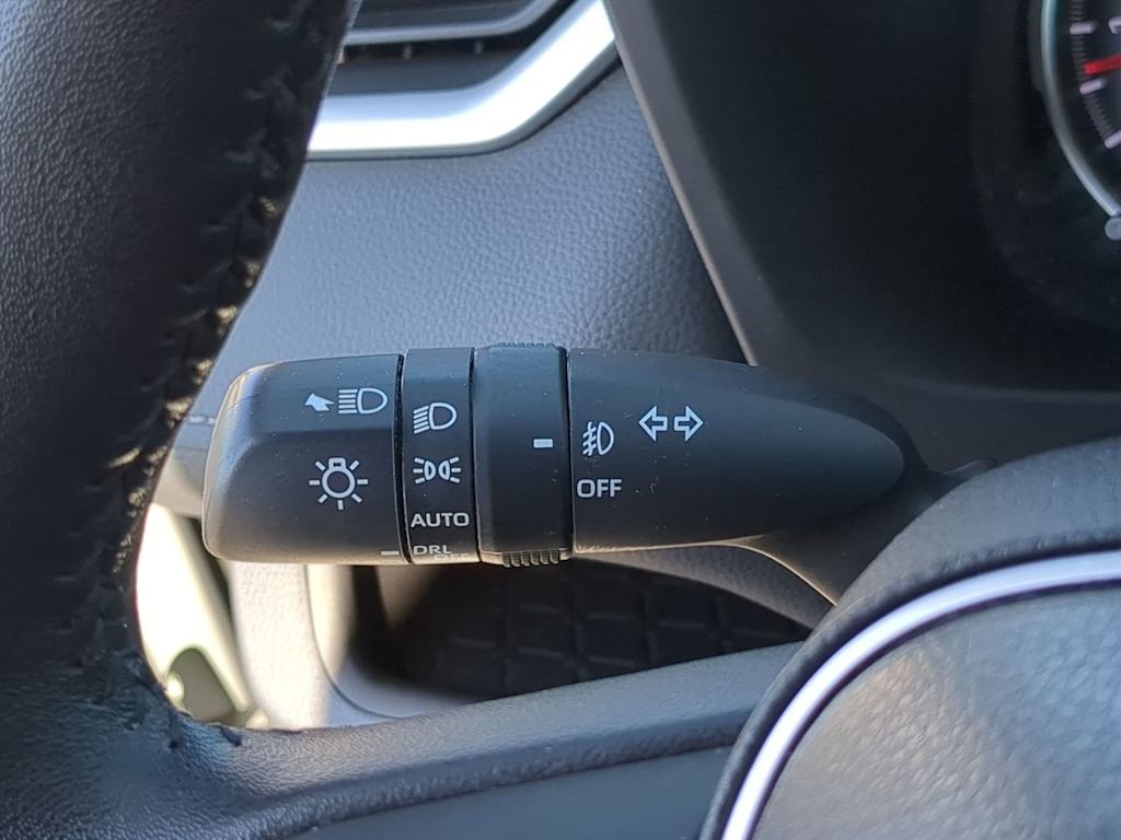 Thumbnail: 2022 Toyota RAV4 - 18