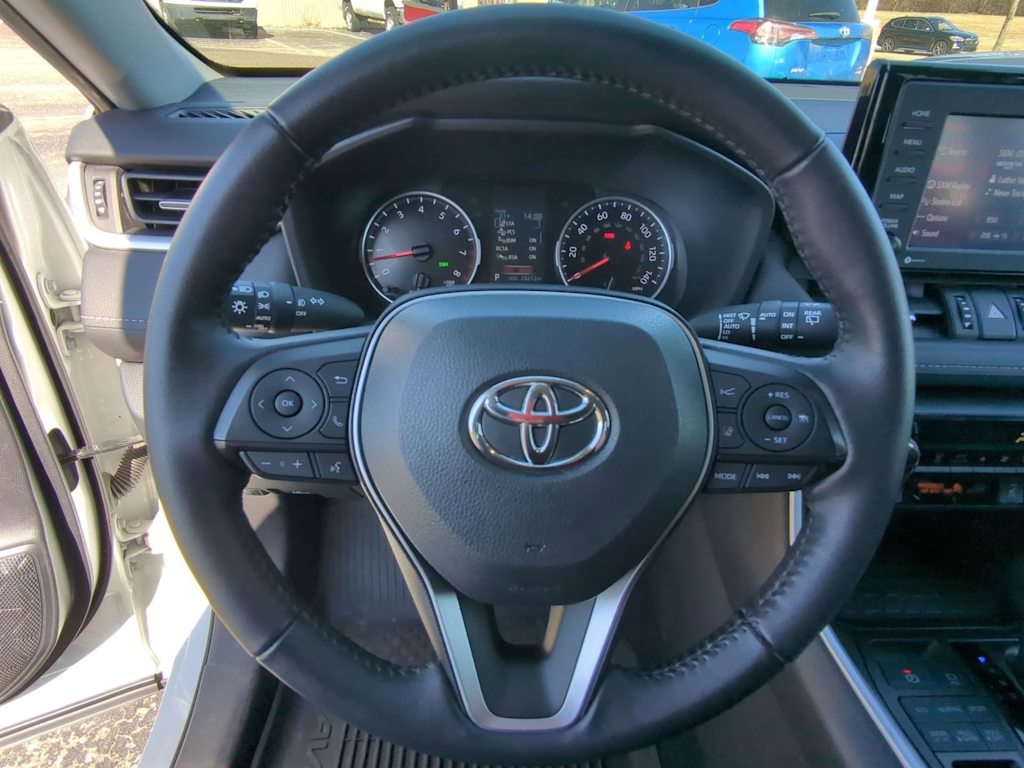 Thumbnail: 2022 Toyota RAV4 - 13