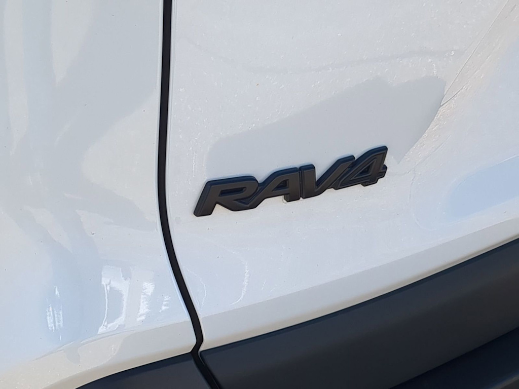 Thumbnail: 2022 Toyota RAV4 - 25