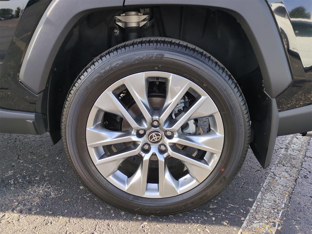 Thumbnail: 2025 Toyota RAV4 - 8