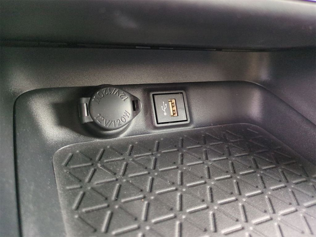 Thumbnail: 2025 Toyota RAV4 - 35